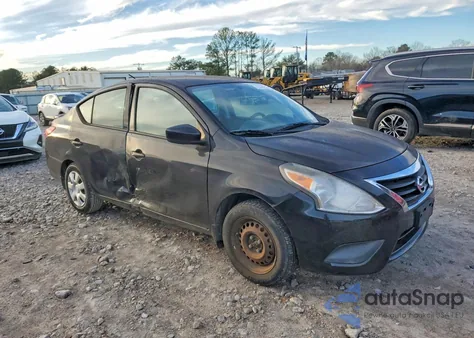 2016 Nissan Versa S z USA, uszkodzony, nr VIN 3N1CN7AP3GL821063